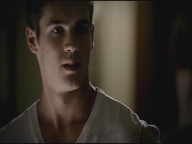 VampireDiariesWorld-dot-org-TVD_3x02TheHybrid3888.jpg