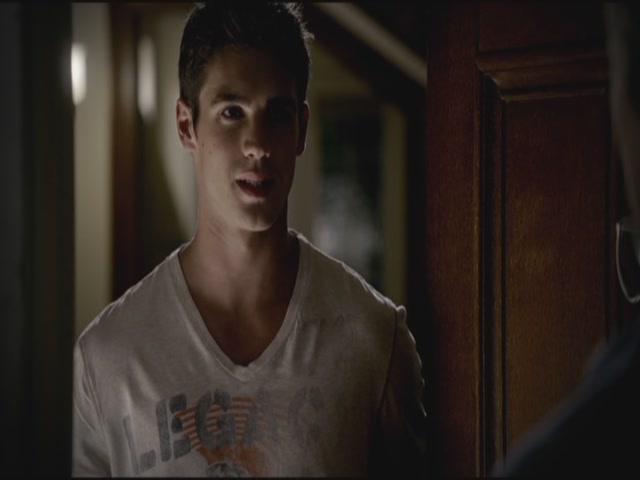 VampireDiariesWorld-dot-org-TVD_3x02TheHybrid3895.jpg