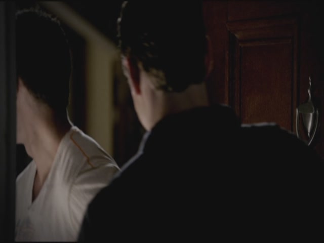 VampireDiariesWorld-dot-org-TVD_3x02TheHybrid3902.jpg