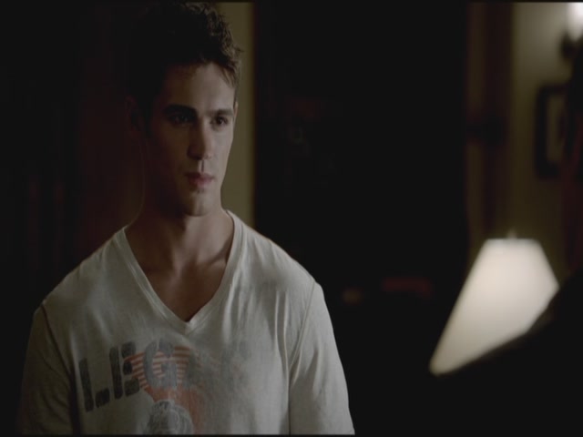 VampireDiariesWorld-dot-org-TVD_3x02TheHybrid3916.jpg