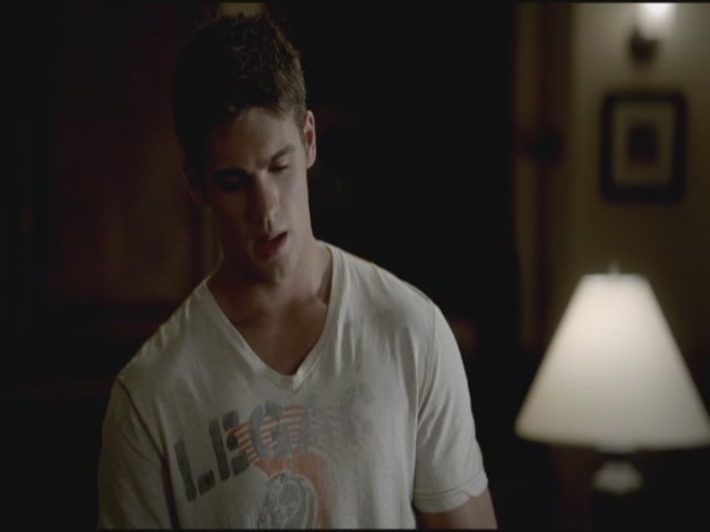 VampireDiariesWorld-dot-org-TVD_3x02TheHybrid3940.jpg