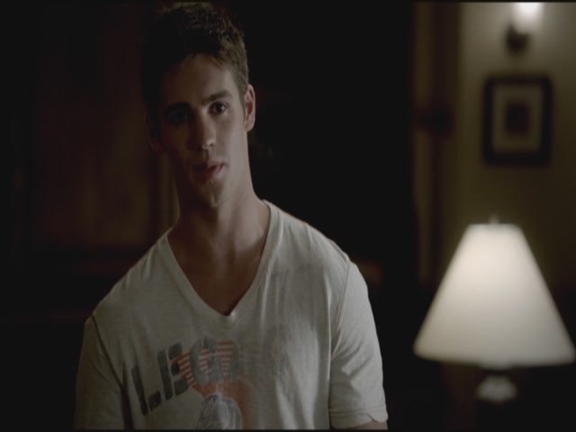 VampireDiariesWorld-dot-org-TVD_3x02TheHybrid3949.jpg