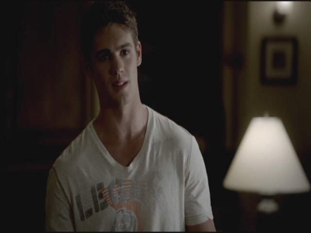 VampireDiariesWorld-dot-org-TVD_3x02TheHybrid3952.jpg