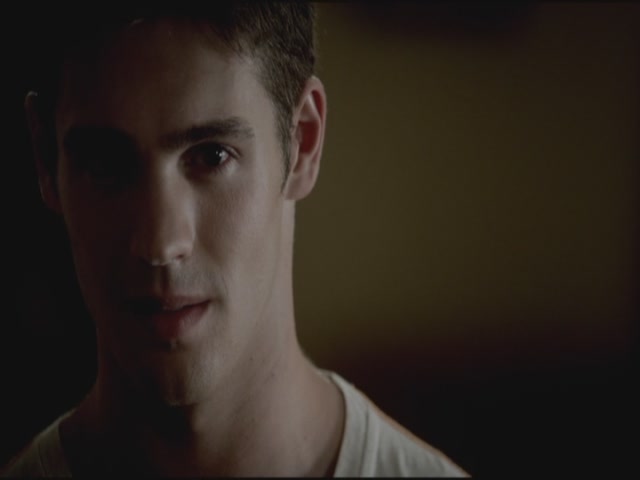 VampireDiariesWorld-dot-org-TVD_3x02TheHybrid3960.jpg