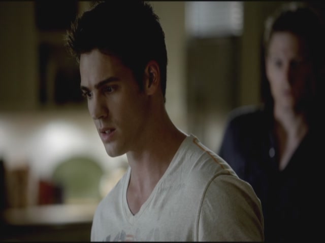 VampireDiariesWorld-dot-org-TVD_3x02TheHybrid4011.jpg