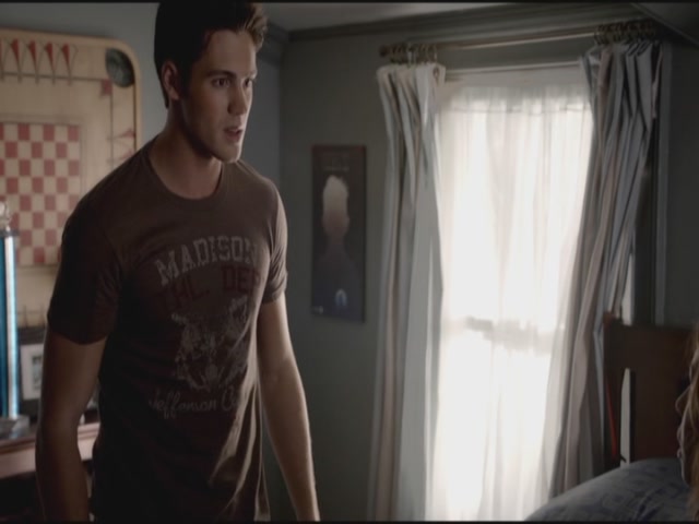 VampireDiariesWorld-dot-org-TVD_3x04DisturbingBehavior0220.jpg