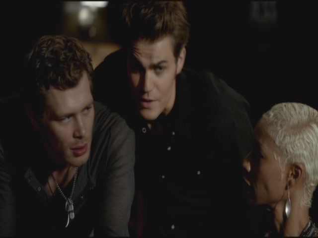 VampireDiariesWorld-dot-org-TVD_3x04DisturbingBehavior0539.jpg