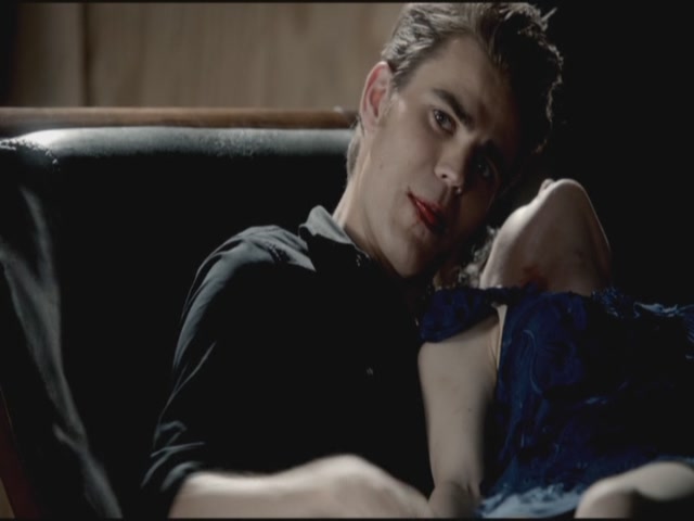 VampireDiariesWorld-dot-org-TVD_3x04DisturbingBehavior0707.jpg