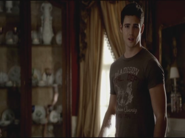 VampireDiariesWorld-dot-org-TVD_3x04DisturbingBehavior0745.jpg