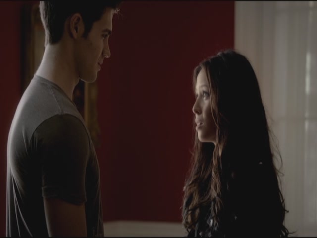 VampireDiariesWorld-dot-org-TVD_3x04DisturbingBehavior0803.jpg