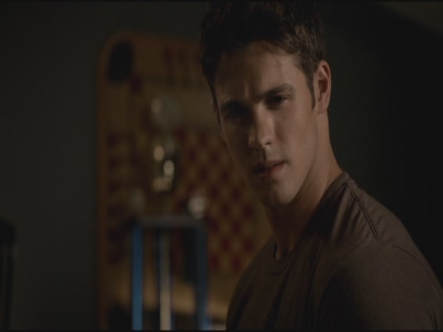 VampireDiariesWorld-dot-org-TVD_3x04DisturbingBehavior1025.jpg