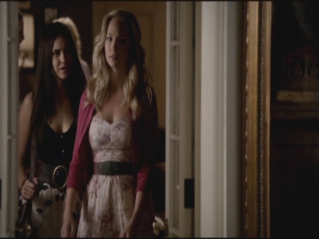 VampireDiariesWorld-dot-org-TVD_3x04DisturbingBehavior1151.jpg