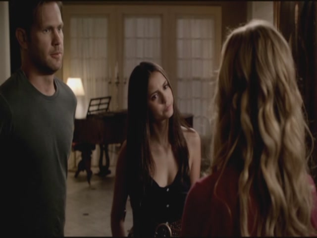 VampireDiariesWorld-dot-org-TVD_3x04DisturbingBehavior1159.jpg