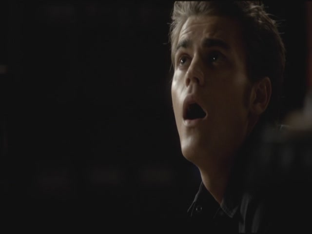 VampireDiariesWorld-dot-org-TVD_3x04DisturbingBehavior1245.jpg