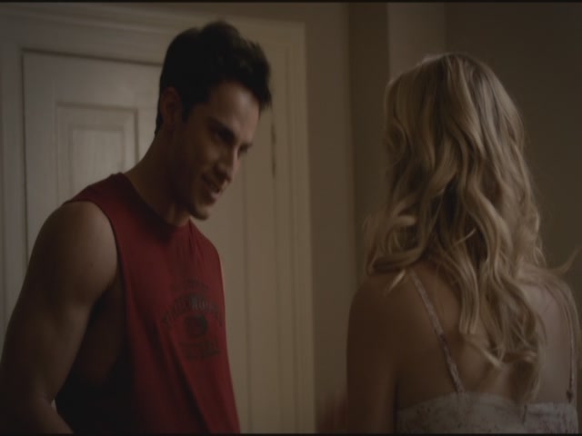 VampireDiariesWorld-dot-org-TVD_3x04DisturbingBehavior1387.jpg