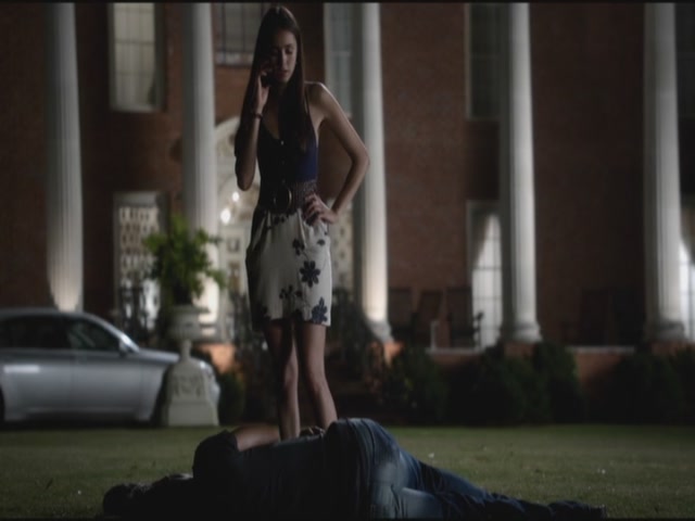 VampireDiariesWorld-dot-org-TVD_3x04DisturbingBehavior1424.jpg