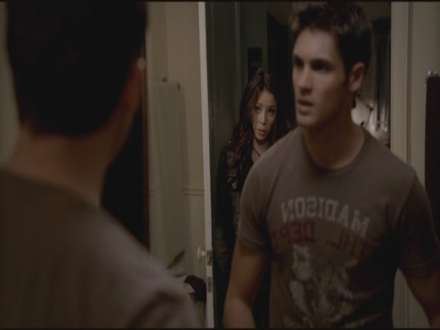 VampireDiariesWorld-dot-org-TVD_3x04DisturbingBehavior1586.jpg