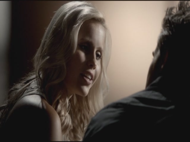 VampireDiariesWorld-dot-org-TVD_3x04DisturbingBehavior1742.jpg