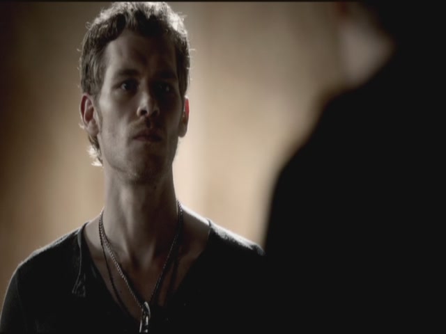 VampireDiariesWorld-dot-org-TVD_3x04DisturbingBehavior1832.jpg