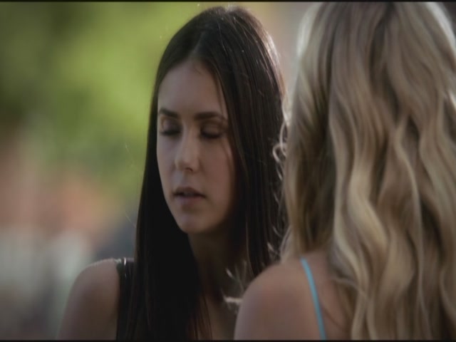 VampireDiariesWorld-dot-org-TVD_3x04DisturbingBehavior1910.jpg