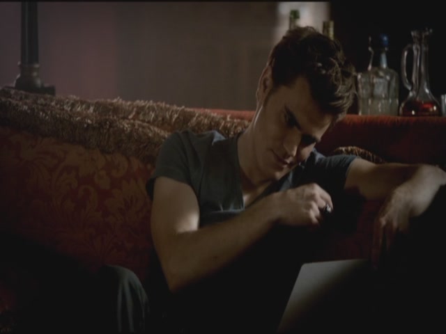 VampireDiariesWorld-dot-org-S3TVD_3x06SmellsLikeTeenSpirit0210.jpg