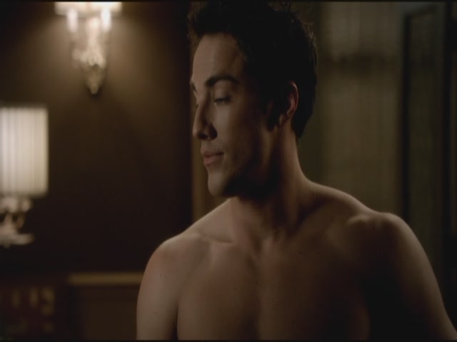 VampireDiariesWorld-dot-org-S3TVD_3x06SmellsLikeTeenSpirit1941.jpg