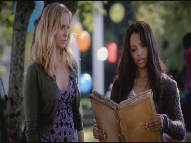 VampireDiariesWorld-dot-org-S3TVD_3x07GhostWorld0323.jpg