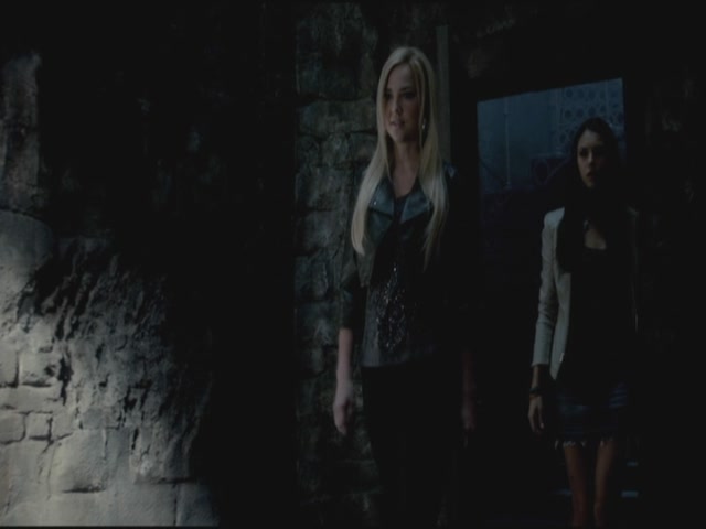 VampireDiariesWorld-dot-org-S3TVD_3x07GhostWorld0920.jpg