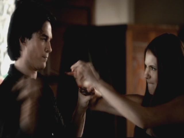 VampireDiariesWorld-dot-org-S3TVD_3x08OrdinaryPeople0246.jpg