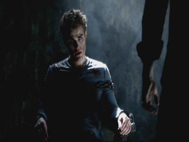 VampireDiariesWorld-dot-org-S3TVD_3x08OrdinaryPeople0547.jpg