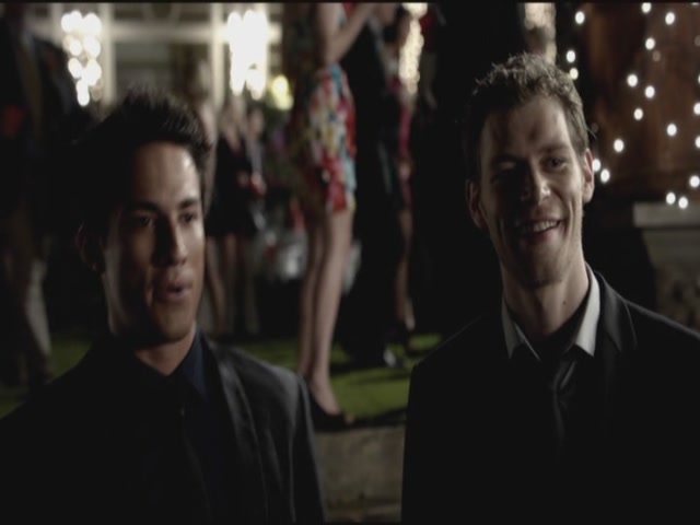 VampireDiariesWorld-dot-org-S3TVD_3x09Homecoming1166.jpg