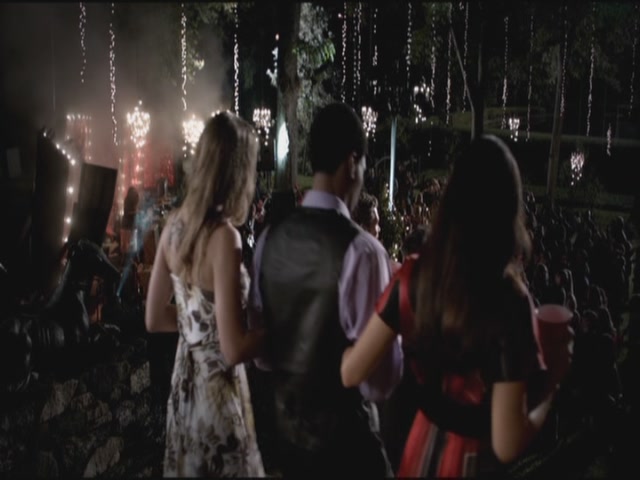 VampireDiariesWorld-dot-org-S3TVD_3x09Homecoming1167.jpg