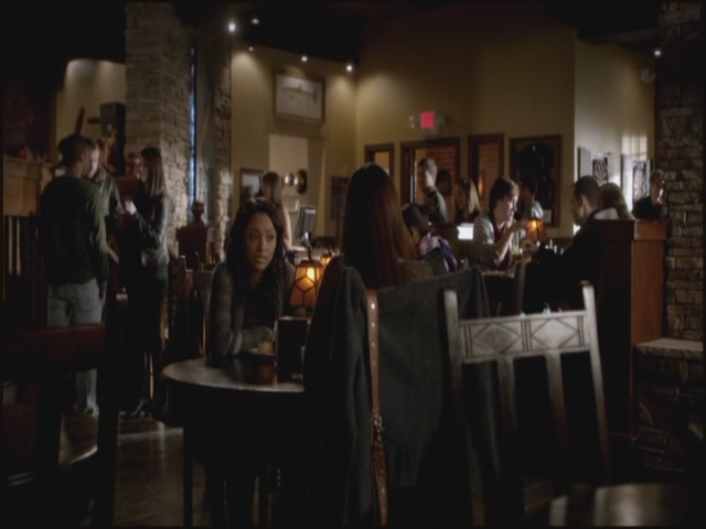 VampireDiariesWorld-dot-org-S3TVD_3x10TheNewDeal0201.jpg