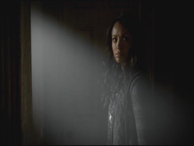 VampireDiariesWorld-dot-org-S3TVD_3x10TheNewDeal0523.jpg