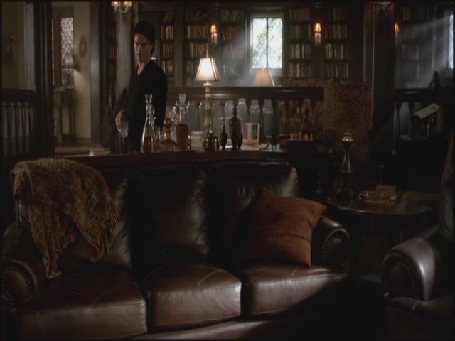 VampireDiariesWorld-dot-org-S3TVD_3x10TheNewDeal0815.jpg