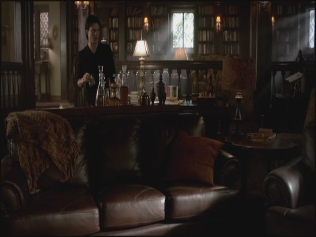 VampireDiariesWorld-dot-org-S3TVD_3x10TheNewDeal0816.jpg