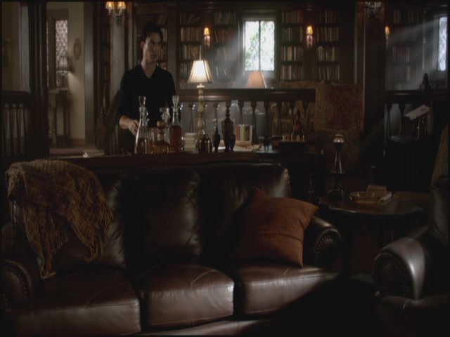 VampireDiariesWorld-dot-org-S3TVD_3x10TheNewDeal0817.jpg