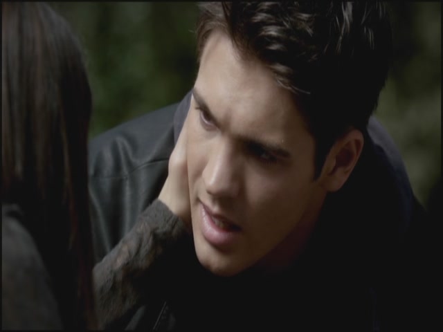 VampireDiariesWorld-dot-org-S3TVD_3x10TheNewDeal0981.jpg