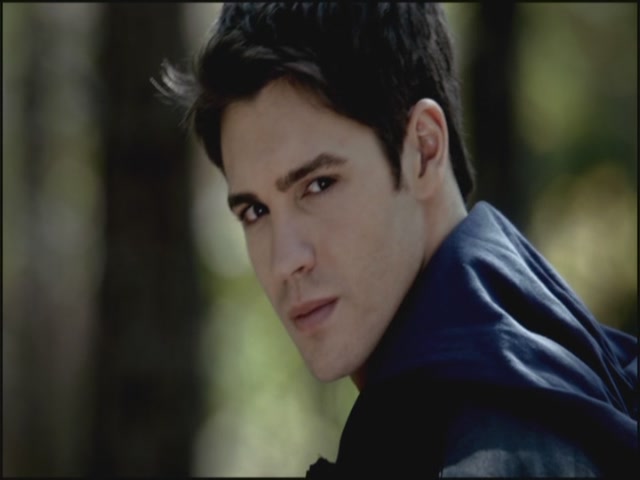 VampireDiariesWorld-dot-org-S3TVD_3x10TheNewDeal1407.jpg