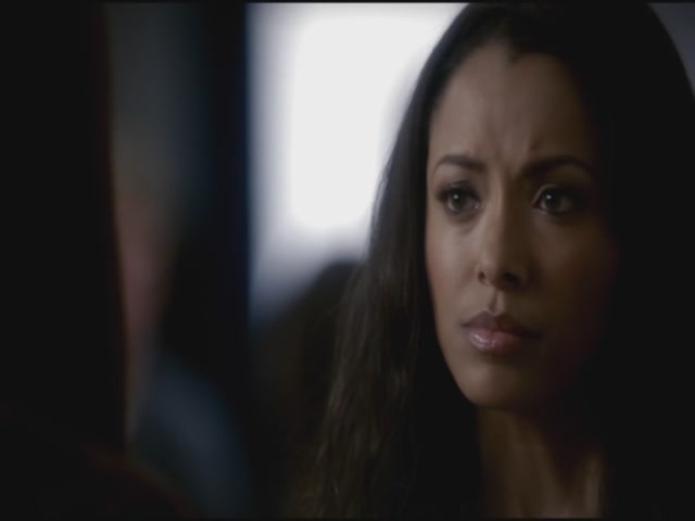 VampireDiariesWorld-dot-org-S3TVD_3x11OurTown0244.jpg