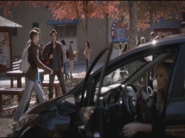 VampireDiariesWorld-dot-org-S3TVD_3x11OurTown0411.jpg