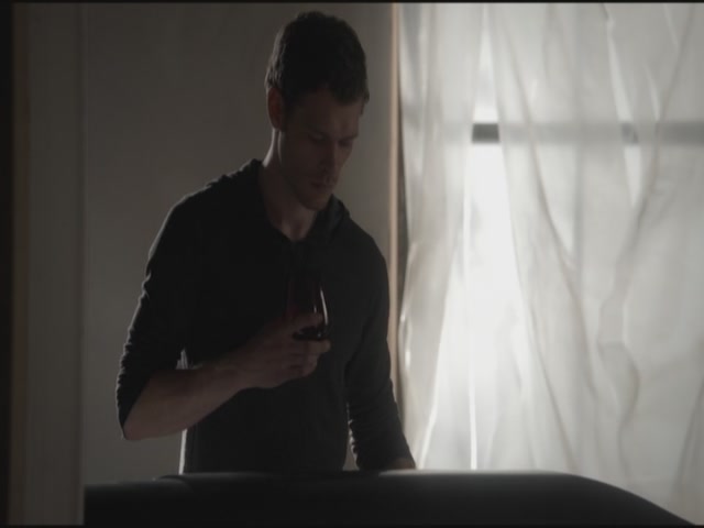 VampireDiariesWorld-dot-org-S3TVD_3x11OurTown0502.jpg