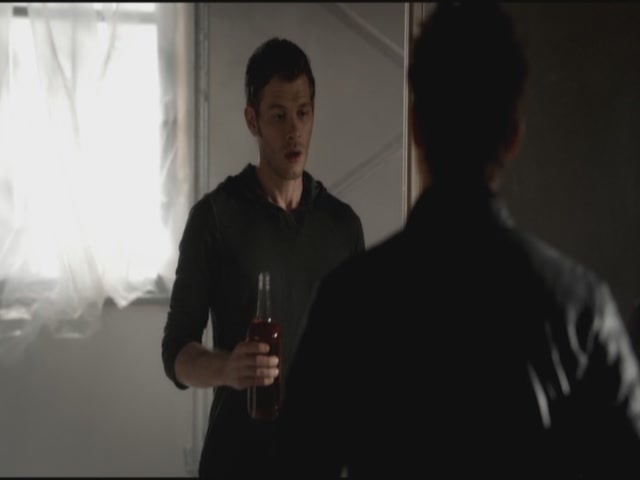 VampireDiariesWorld-dot-org-S3TVD_3x11OurTown0542.jpg