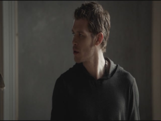 VampireDiariesWorld-dot-org-S3TVD_3x11OurTown0714.jpg