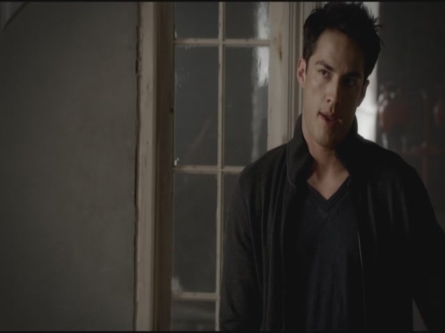 VampireDiariesWorld-dot-org-S3TVD_3x11OurTown0723.jpg