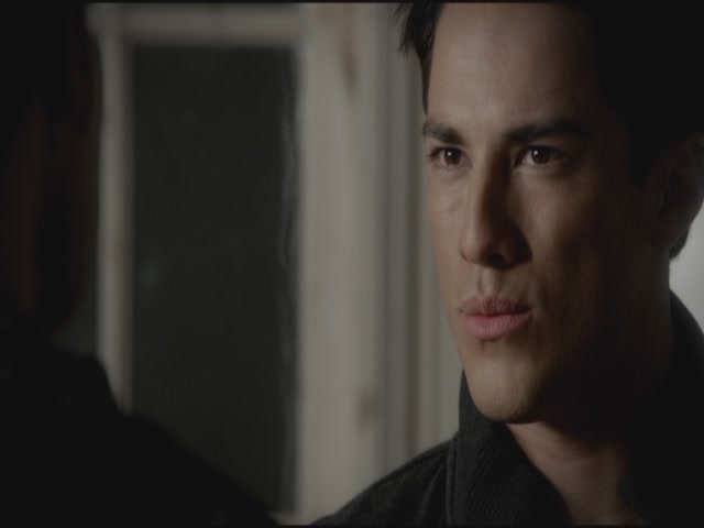 VampireDiariesWorld-dot-org-S3TVD_3x11OurTown0744.jpg