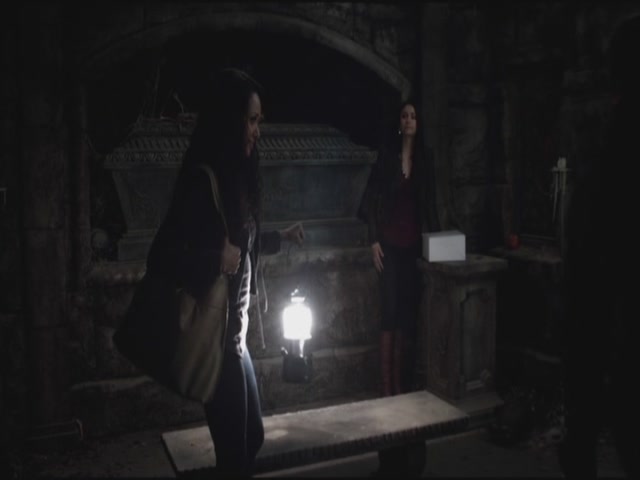 VampireDiariesWorld-dot-org-S3TVD_3x11OurTown0835.jpg