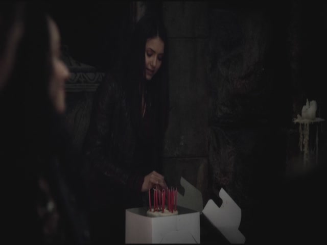 VampireDiariesWorld-dot-org-S3TVD_3x11OurTown0874.jpg