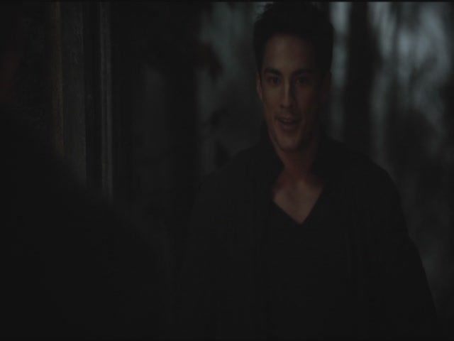 VampireDiariesWorld-dot-org-S3TVD_3x11OurTown1326.jpg