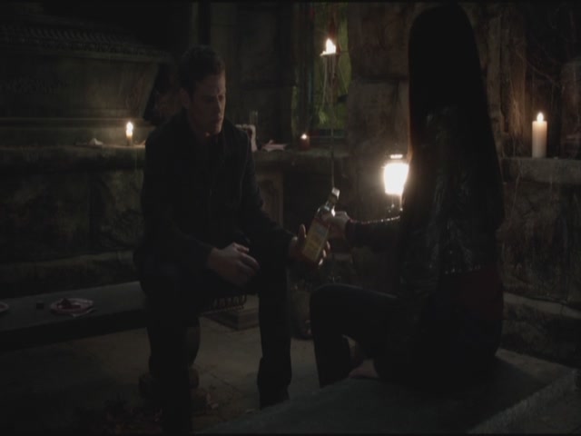 VampireDiariesWorld-dot-org-S3TVD_3x11OurTown1368.jpg